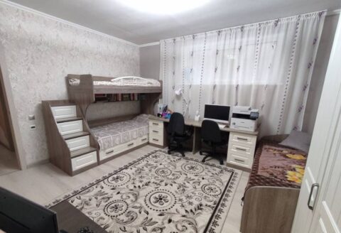 3-к. квартира, 89 м2, 1/5 эт.