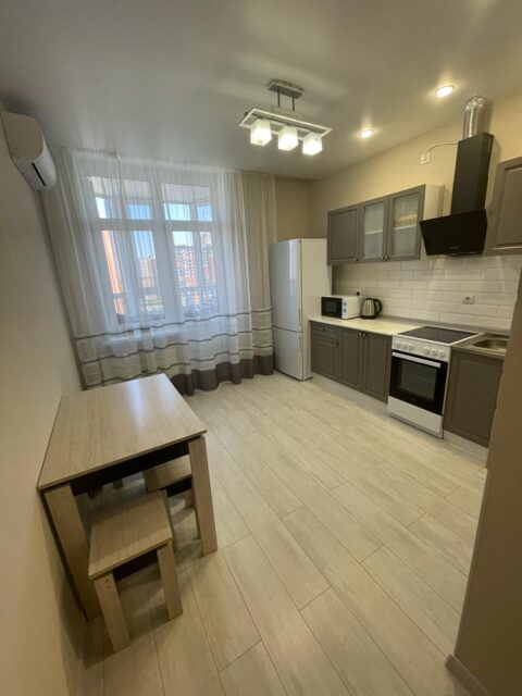 2-к. квартира, 66 м2, 12/18 эт.