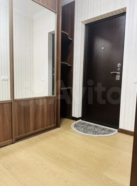 2-к. квартира, 70 м2, 4/16 эт.