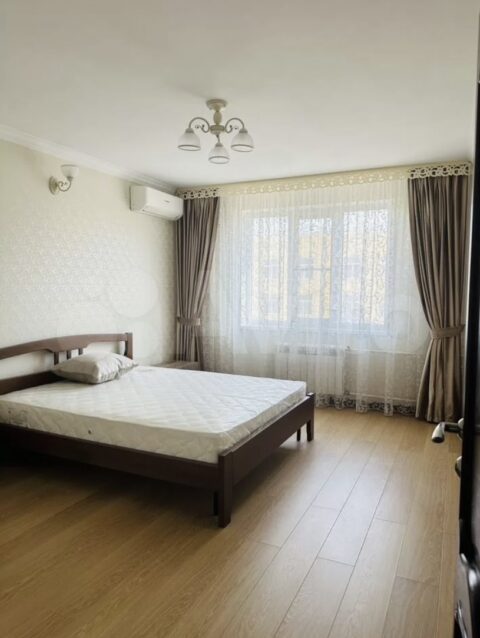 2-к. квартира, 70 м2, 4/16 эт.
