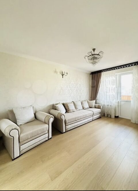 2-к. квартира, 70 м2, 4/16 эт.