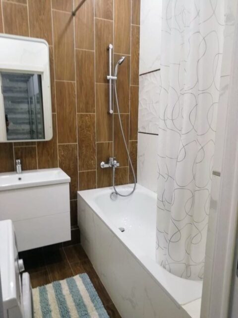 2-к. квартира, 70 м2, 5/15 эт.