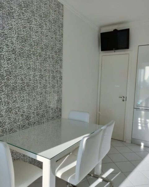 2-к. квартира, 70 м2, 9/13 эт.