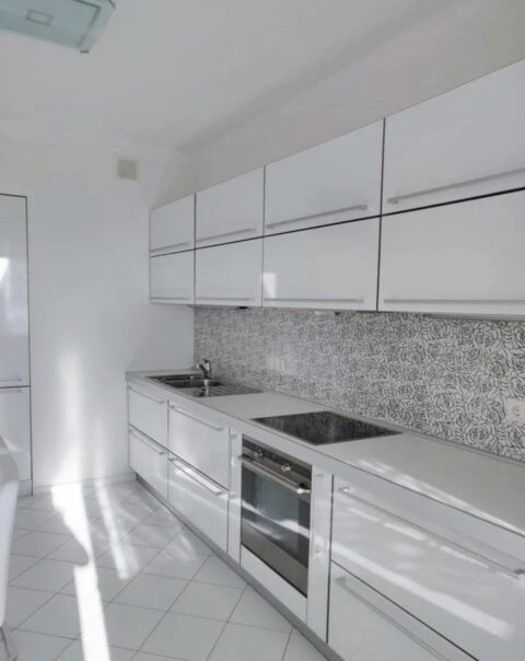 2-к. квартира, 70 м2, 9/13 эт.