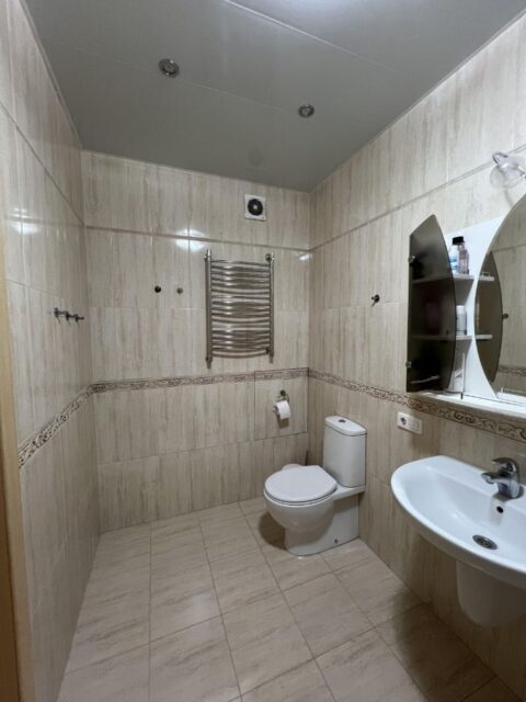 2-к. квартира, 75 м2, 8/16 эт.