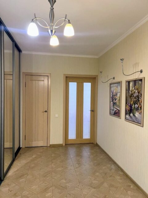 2-к. квартира, 75 м2, 8/16 эт.