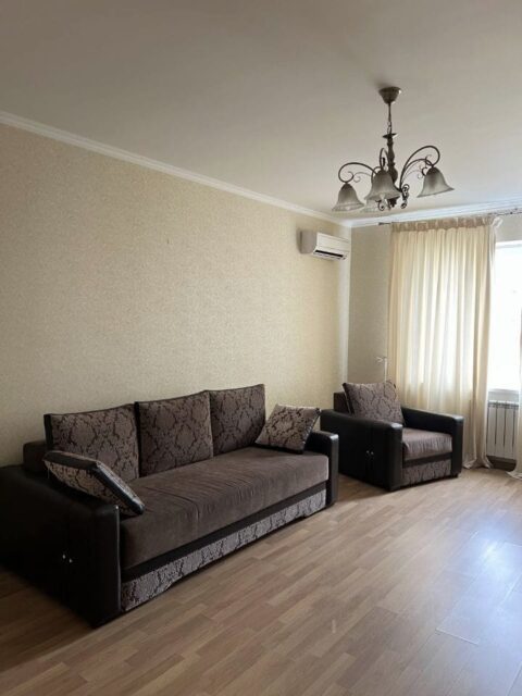2-к. квартира, 75 м2, 8/16 эт.