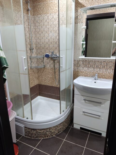 1-к. квартира, 40 м2, 5/5. на Есенина