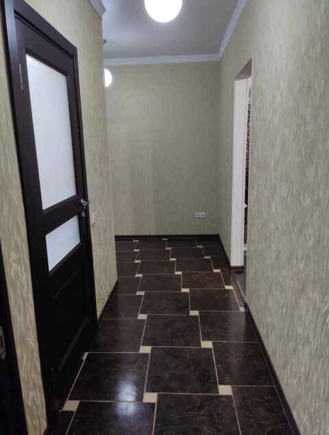 1-к. квартира, 40 м2, 5/5. на Есенина