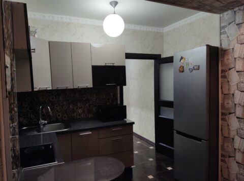 1-к. квартира, 40 м2, 5/5. на Есенина