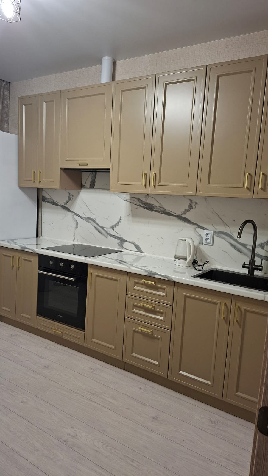 foto-arenda-1-komnatnoy-kvartiri-42-m2-8-16-zhk-6-kvartal