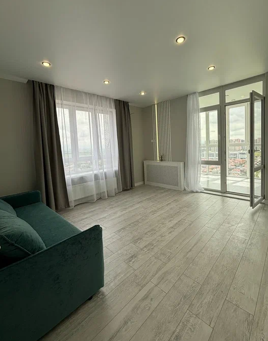 foto-2-komnatnaya-kvartira-66-m2-15-24-et-na-rossinskogo