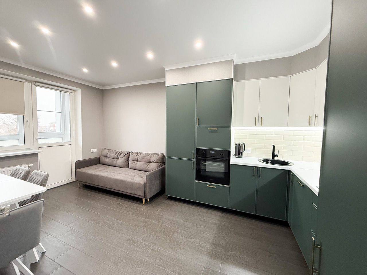 1 комнатная кварира, 43 м2, 10/16 эт. мкр. Фестивальный