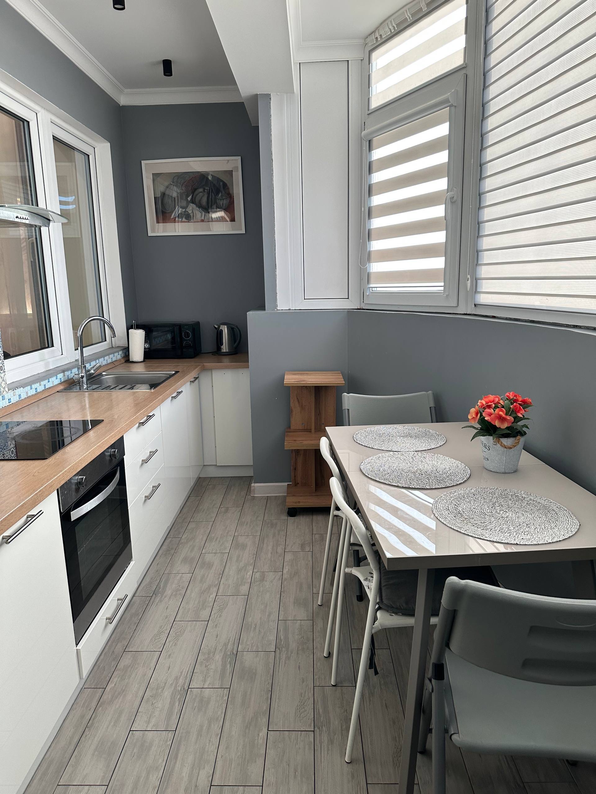 foto-1-komnatnaya-42-m2-10-16-et-festivalnyj