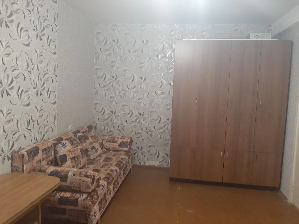 1 комнатнfz квартирf 31 м² 4/10 в мкр Гидростроителей