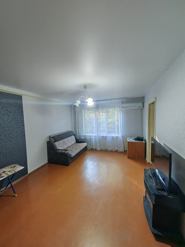 3 комнатная квартира, 60 м2, 1/5 эт.
