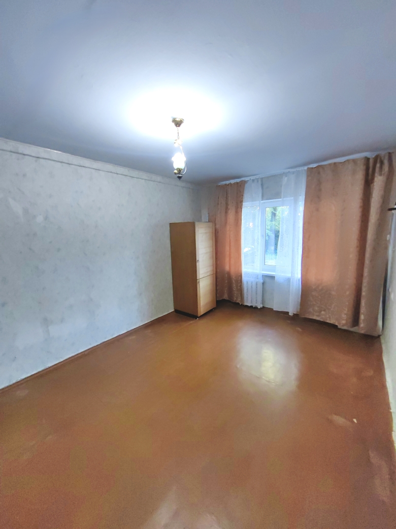 3 комнатная квартира, 60 м2, 1/5 эт.