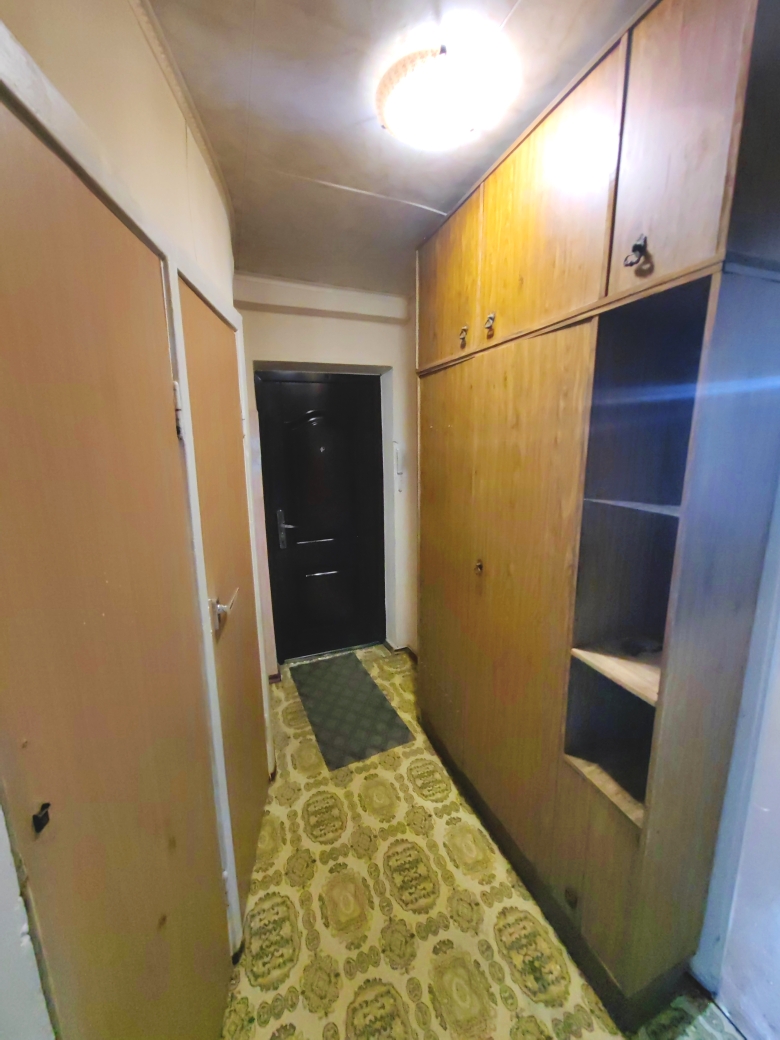 3 комнатная квартира, 60 м2, 1/5 эт.